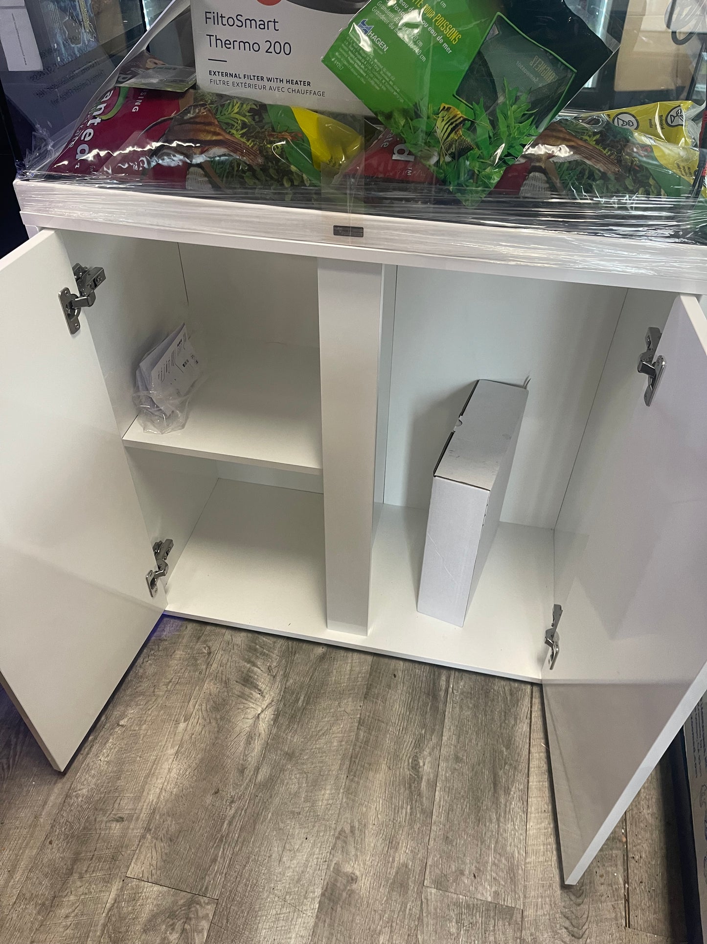 40 Gallon White Freshwater Ensemble